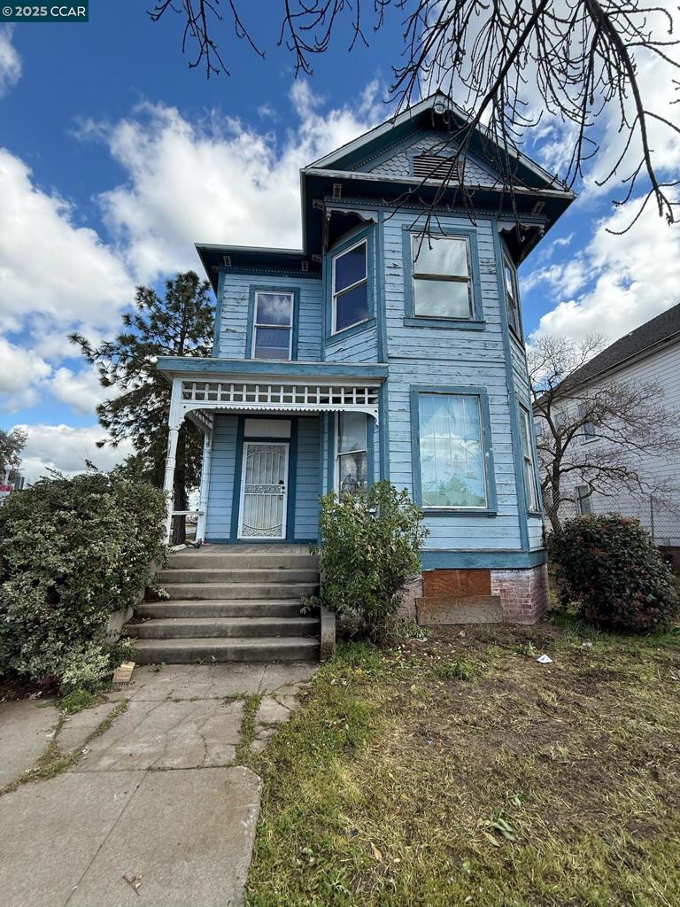 151 S 3Rd Ave, Oakdale, CA 95361