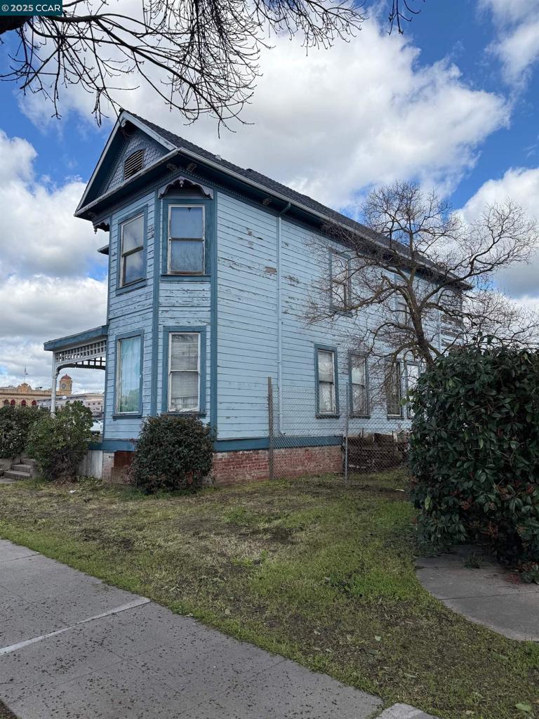 151 S 3Rd Ave, Oakdale, CA 95361