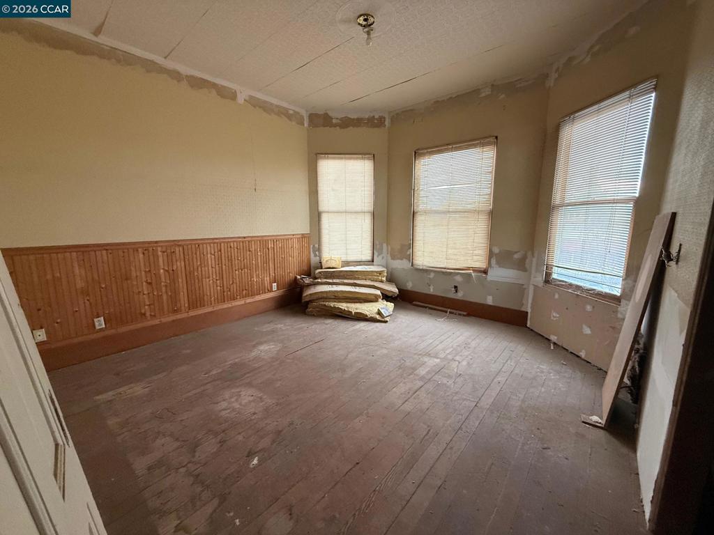 151 S 3rd Ave, Oakdale, CA 95361