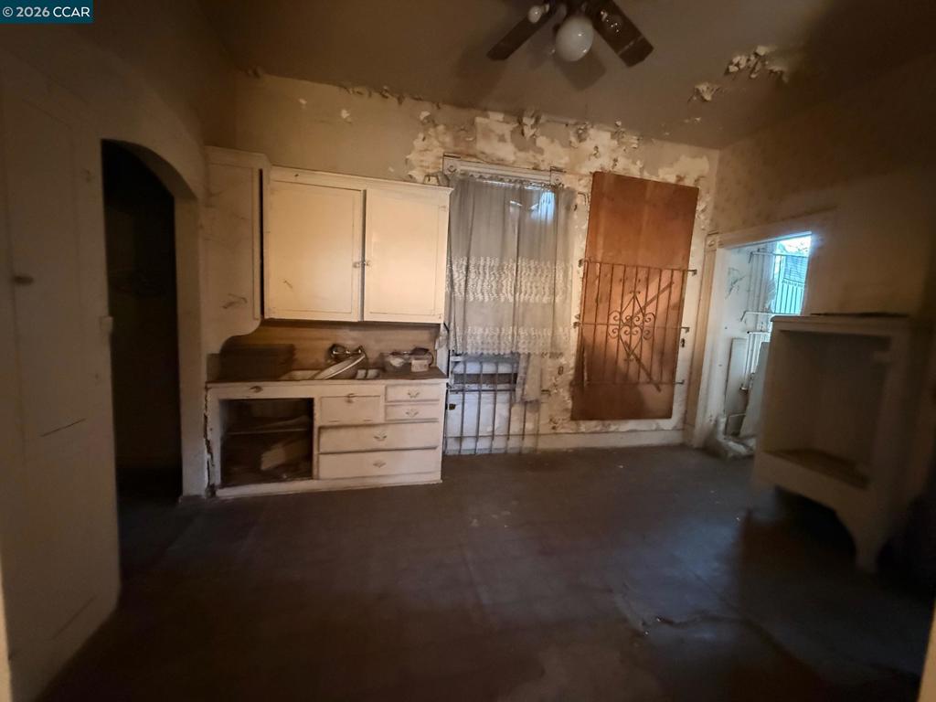 151 S 3rd Ave, Oakdale, CA 95361