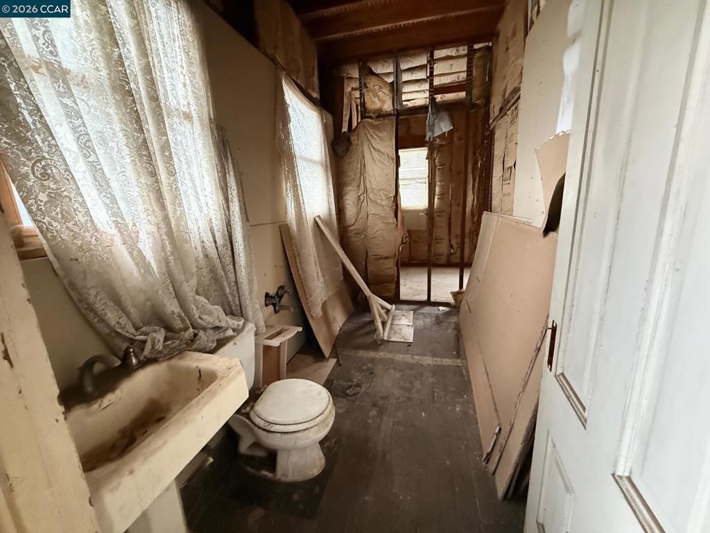 151 S 3rd Ave, Oakdale, CA 95361