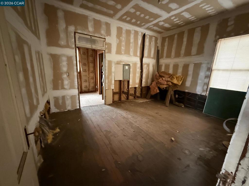 151 S 3rd Ave, Oakdale, CA 95361