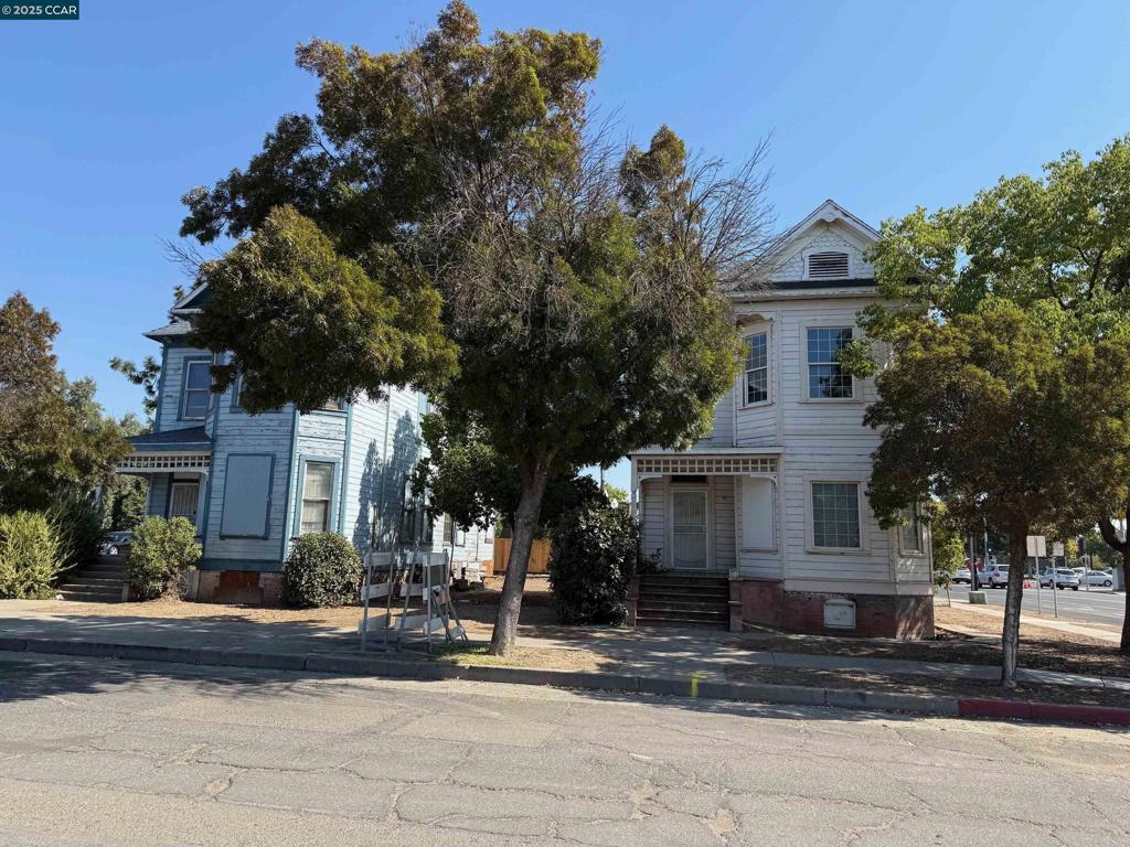 161 S 3Rd Ave, Oakdale, CA 95361