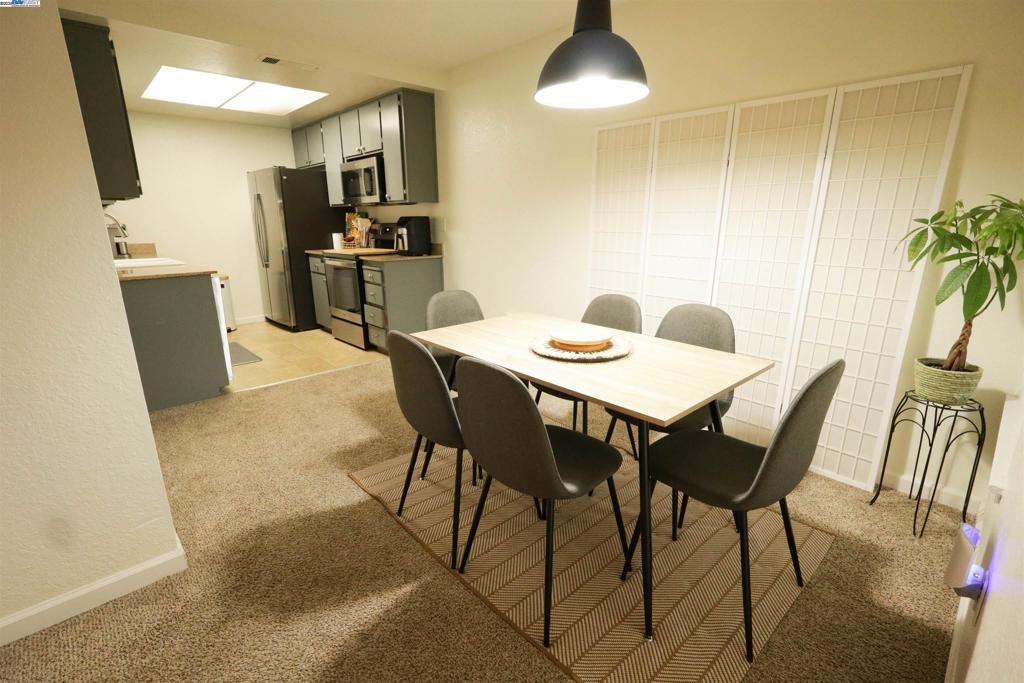 480 Cherry Ln #E, Manteca, CA 95337