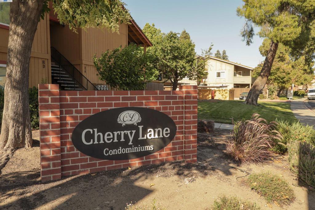 480 Cherry Ln #E, Manteca, CA 95337