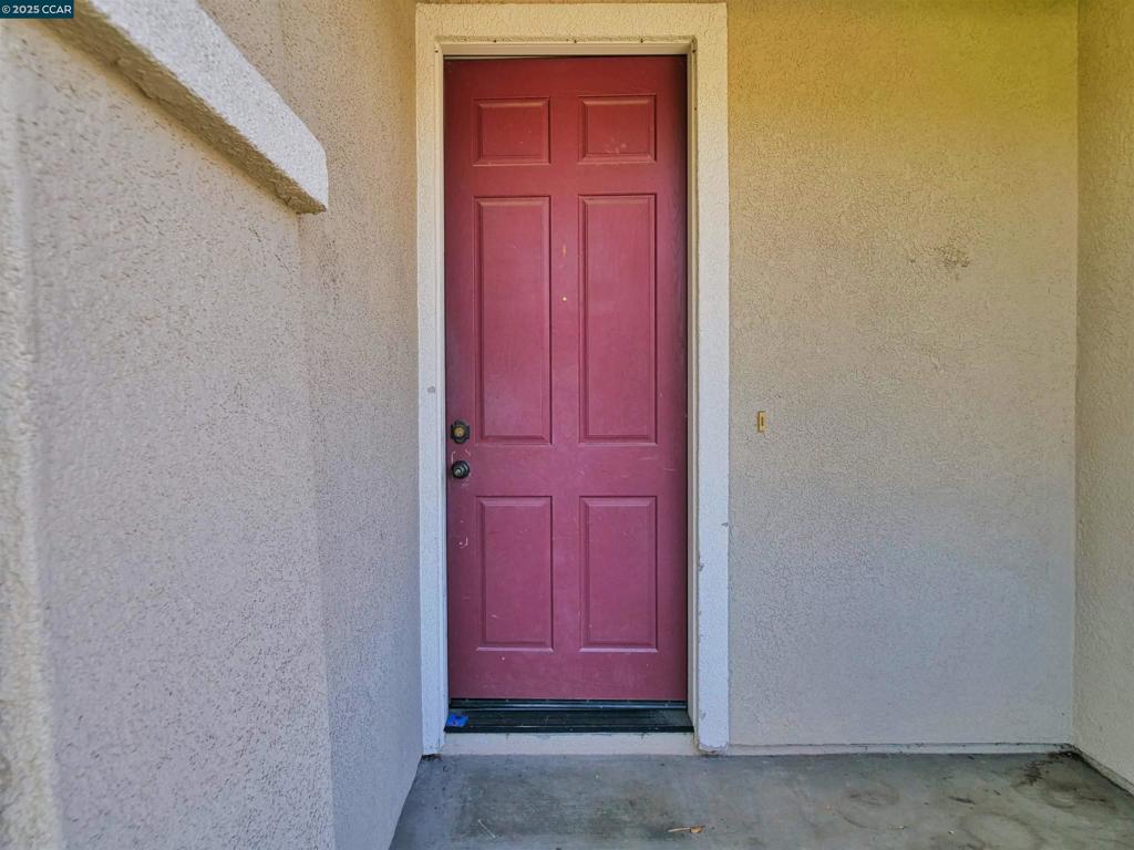 2035 Pasado Avenue, Manteca, CA 95336-7070