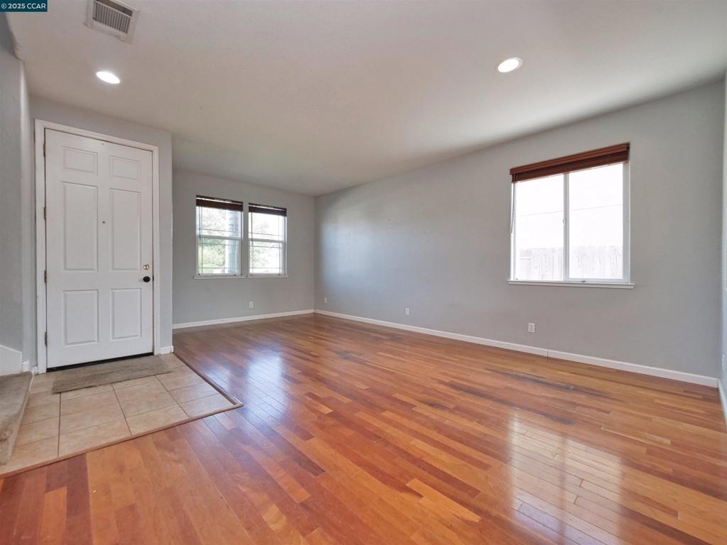 2035 Pasado Avenue, Manteca, CA 95336-7070