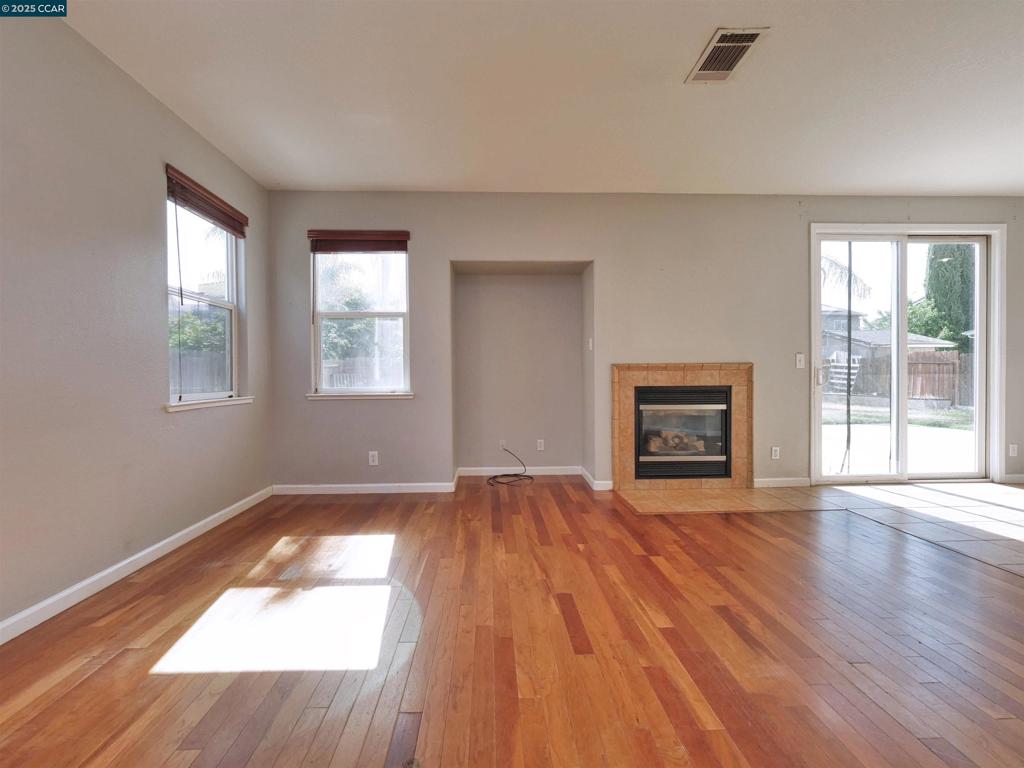 2035 Pasado Avenue, Manteca, CA 95336-7070