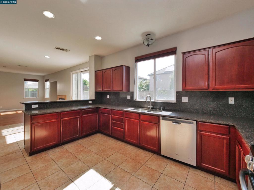 2035 Pasado Avenue, Manteca, CA 95336-7070