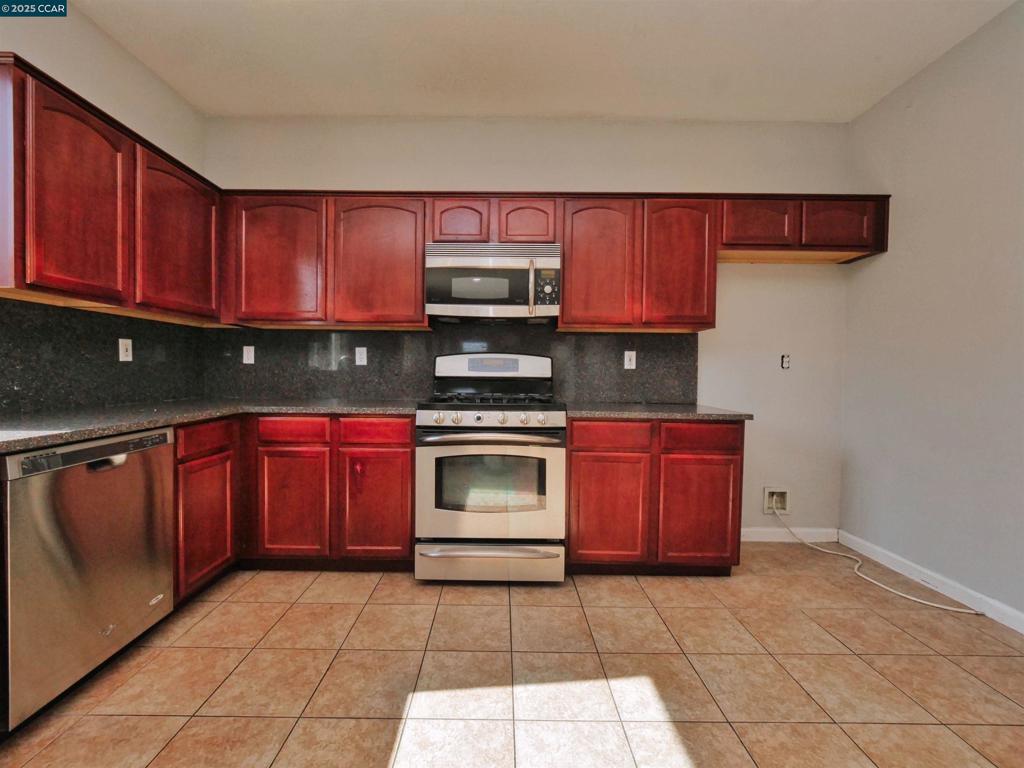 2035 Pasado Avenue, Manteca, CA 95336-7070