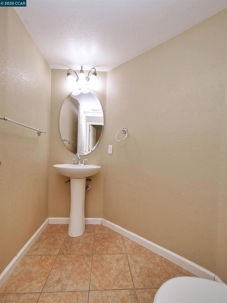 2035 Pasado Avenue, Manteca, CA 95336-7070