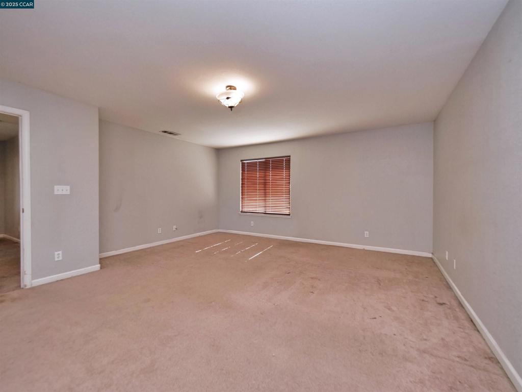 2035 Pasado Avenue, Manteca, CA 95336-7070