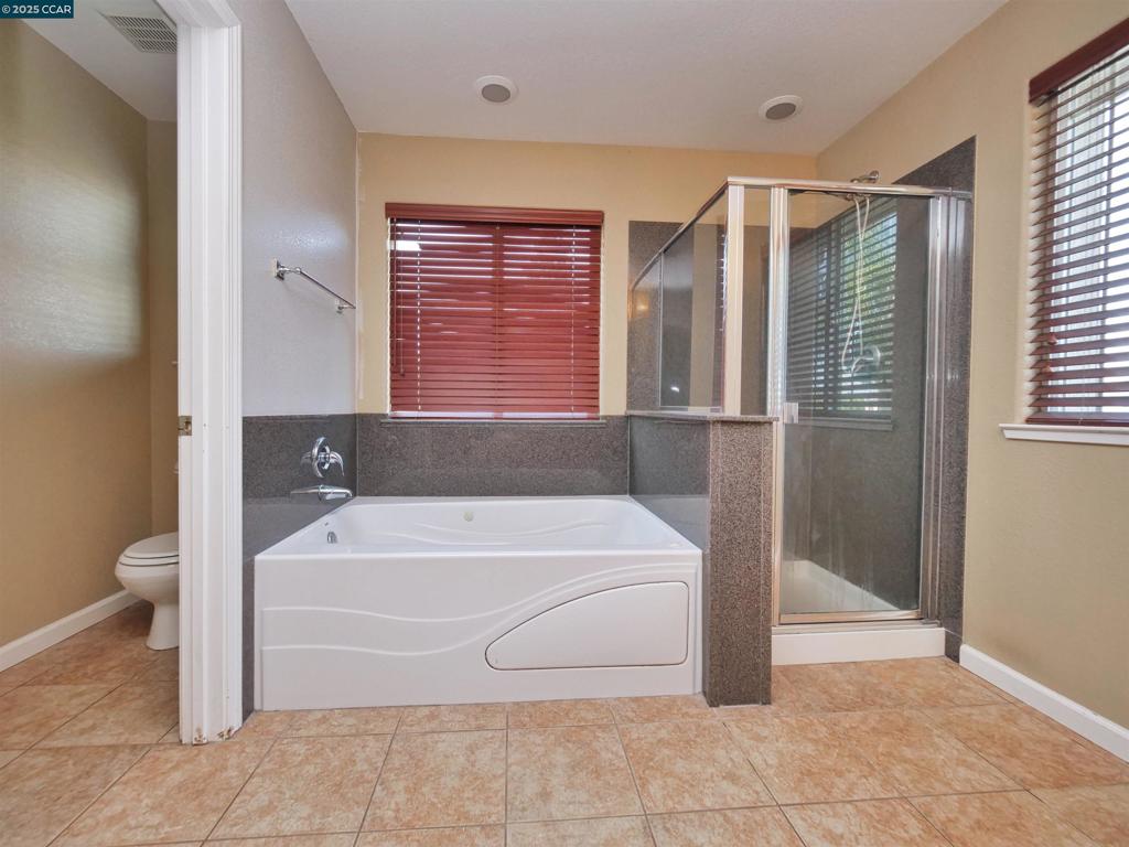 2035 Pasado Avenue, Manteca, CA 95336-7070