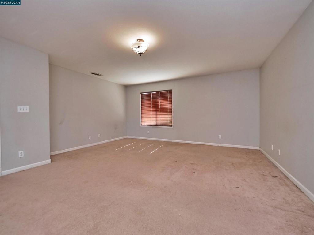 2035 Pasado Avenue, Manteca, CA 95336-7070