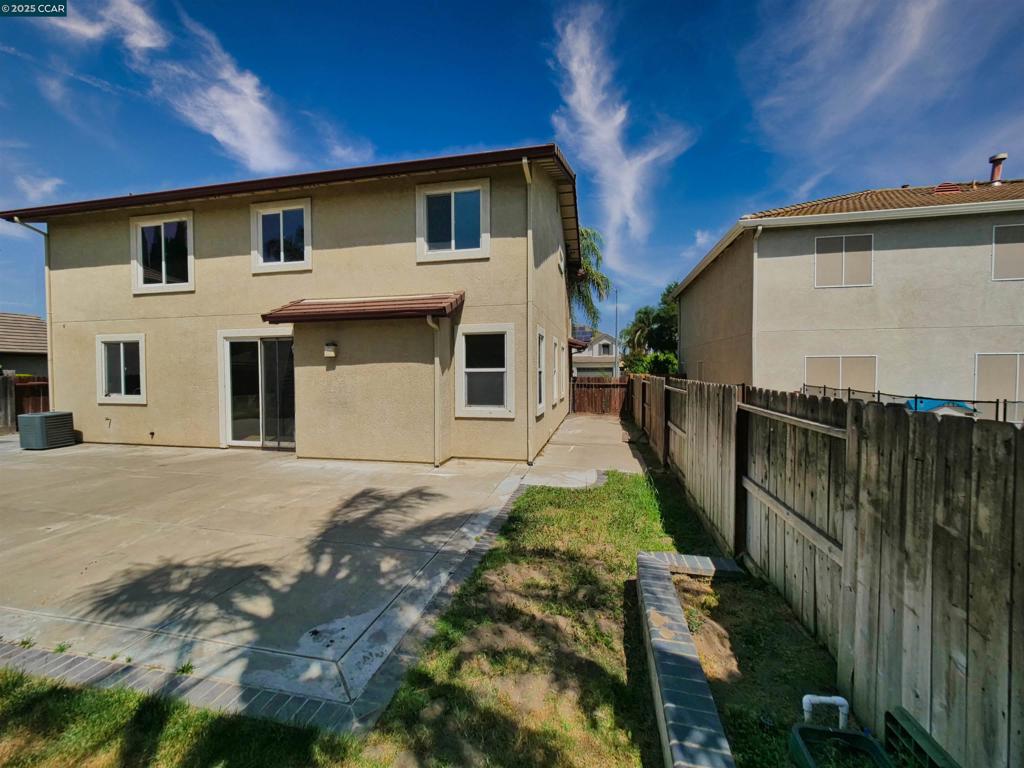 2035 Pasado Avenue, Manteca, CA 95336-7070