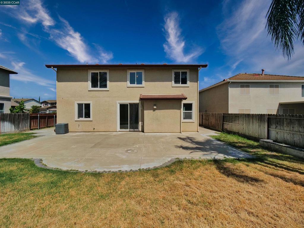 2035 Pasado Avenue, Manteca, CA 95336-7070