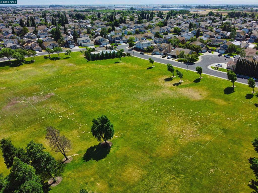 2035 Pasado Avenue, Manteca, CA 95336-7070