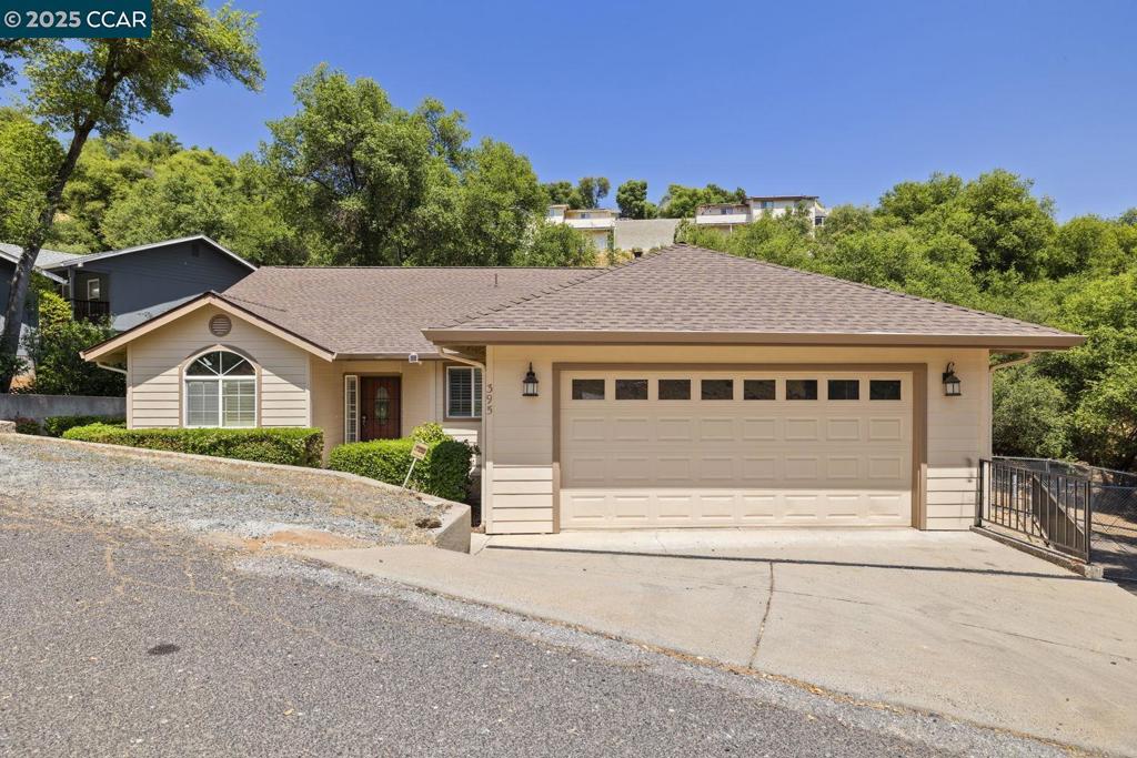 395 N Arbona Cir, Sonora, CA 95370