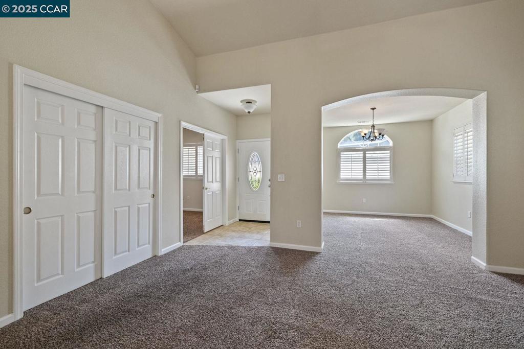 395 N Arbona Cir, Sonora, CA 95370