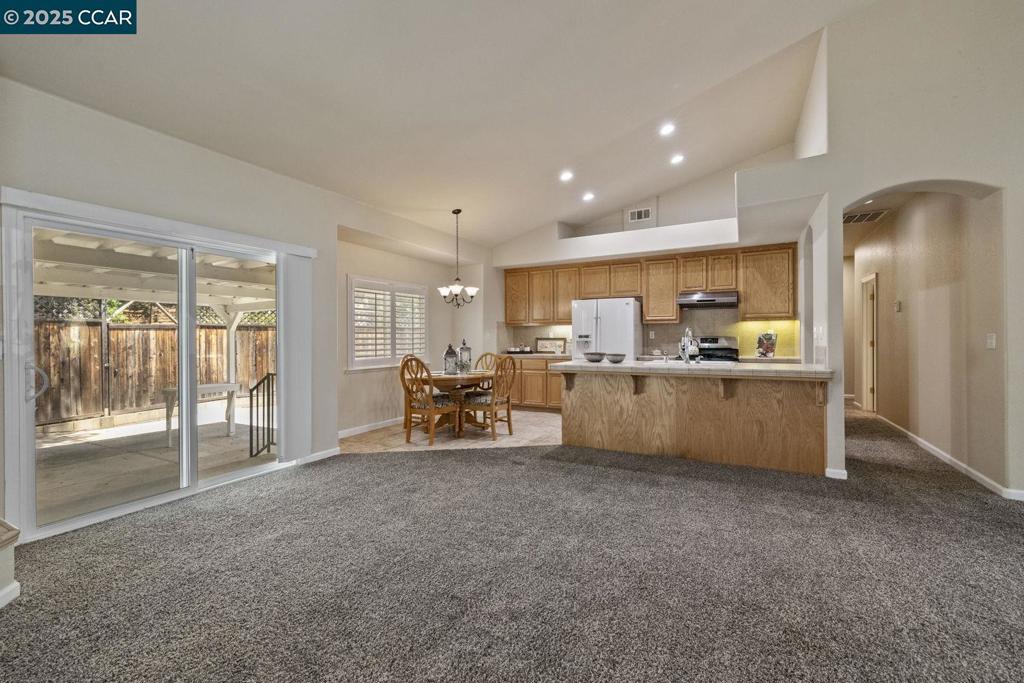 395 N Arbona Cir, Sonora, CA 95370