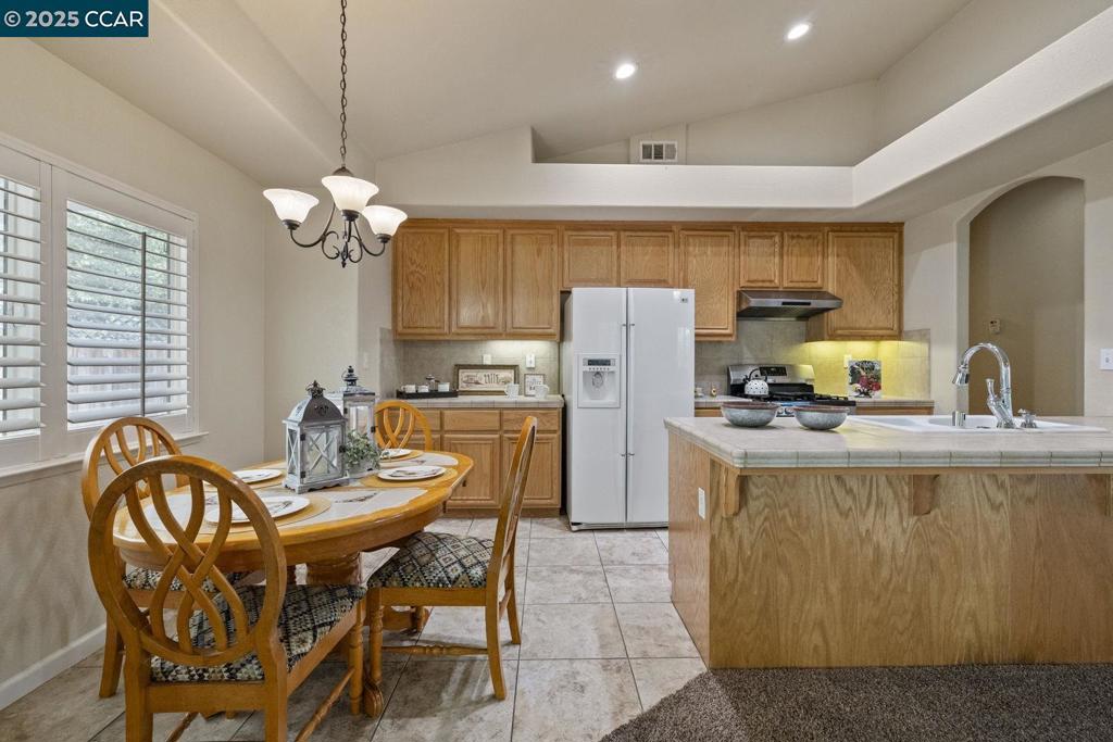 395 N Arbona Cir, Sonora, CA 95370