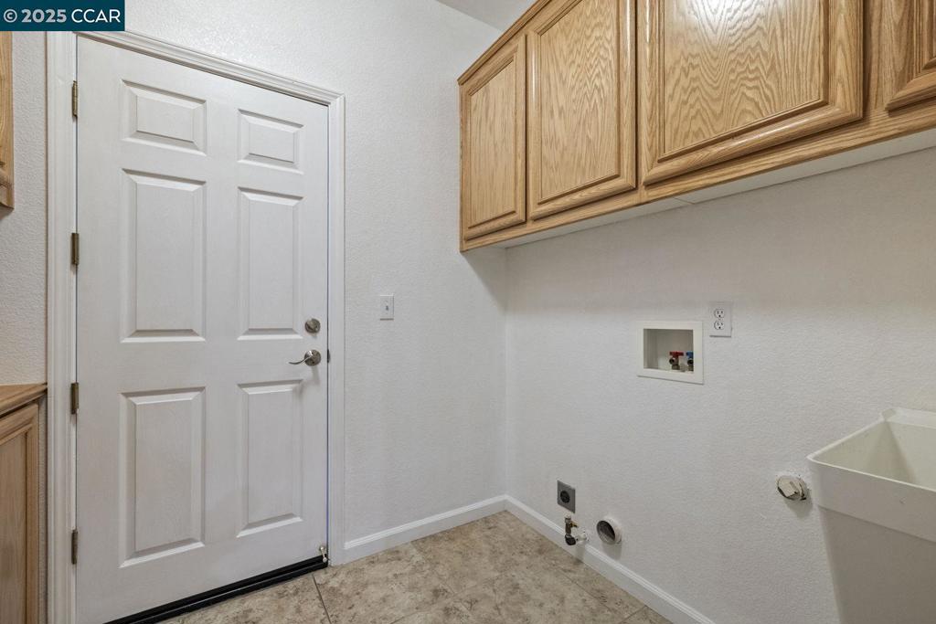 395 N Arbona Cir, Sonora, CA 95370