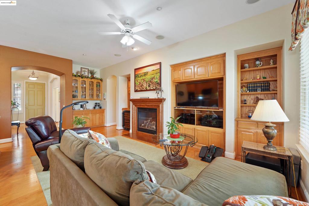 910 910 Suntan Lane, Brentwood (CC), CA 94513-6904