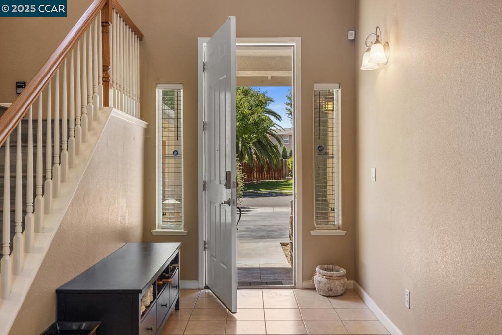 1117 Van Gogh Lane, Patterson, CA 95363