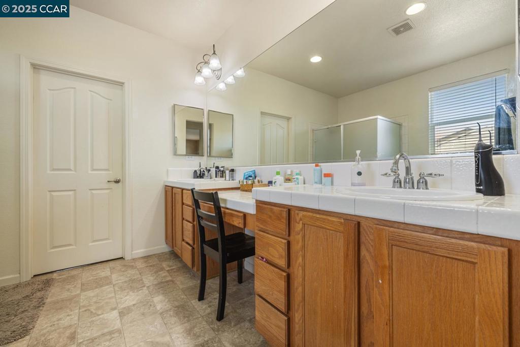 1117 Van Gogh Lane, Patterson, CA 95363
