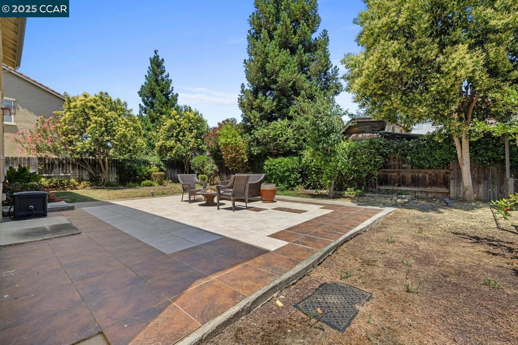 1117 Van Gogh Lane, Patterson, CA 95363