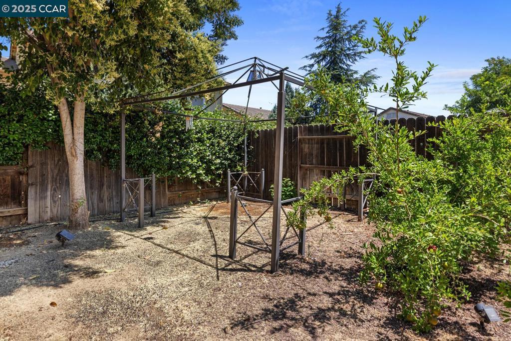 1117 Van Gogh Lane, Patterson, CA 95363