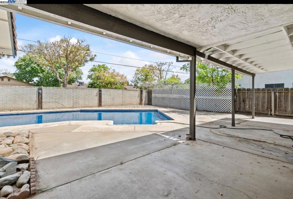 1272 Eastridge pl, Manteca, CA 95336