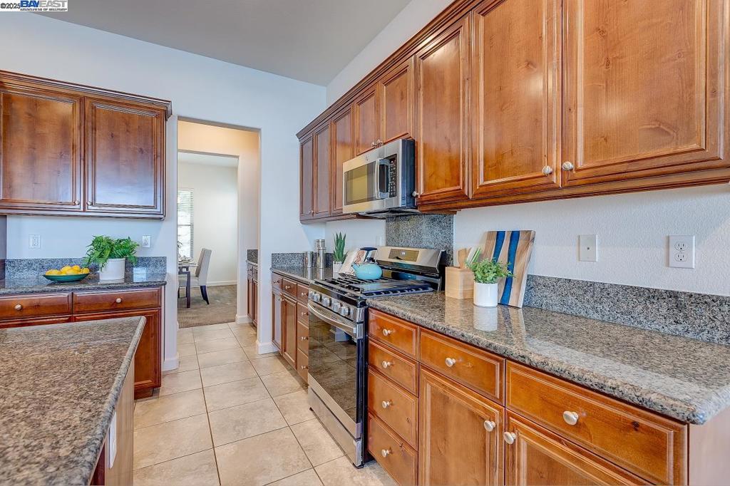 1440 Riva Trigoso Dr, Manteca, CA 95337