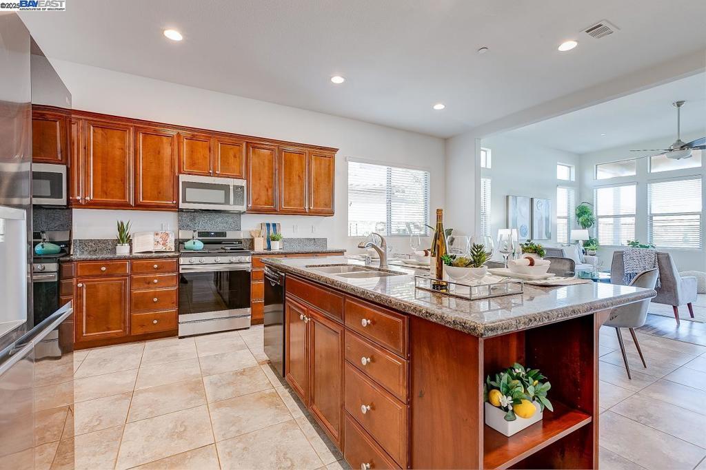 1440 Riva Trigoso Dr, Manteca, CA 95337