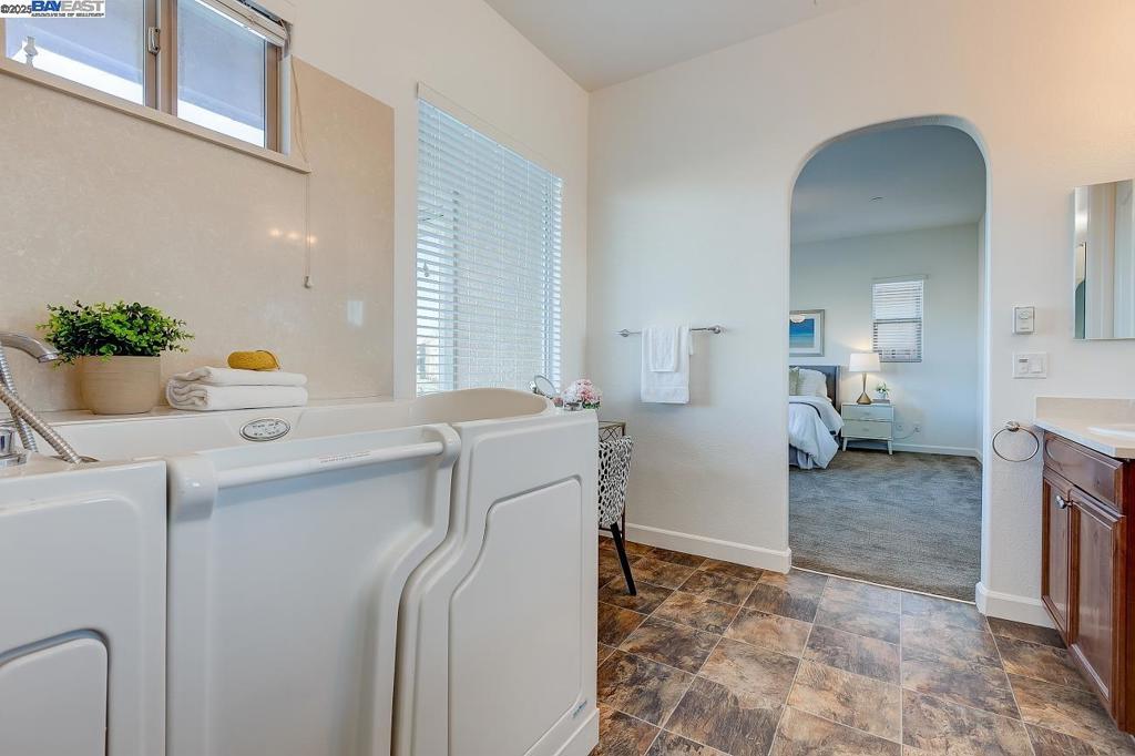 1440 Riva Trigoso Dr, Manteca, CA 95337