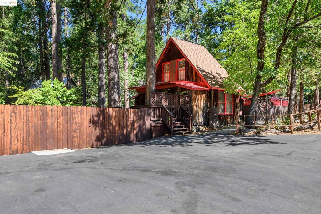 22846 Fuller Rd, Twain Harte, CA 95383