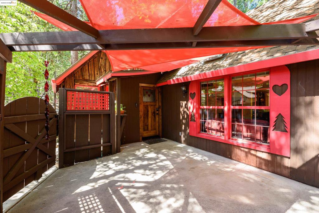 22846 Fuller Rd, Twain Harte, CA 95383