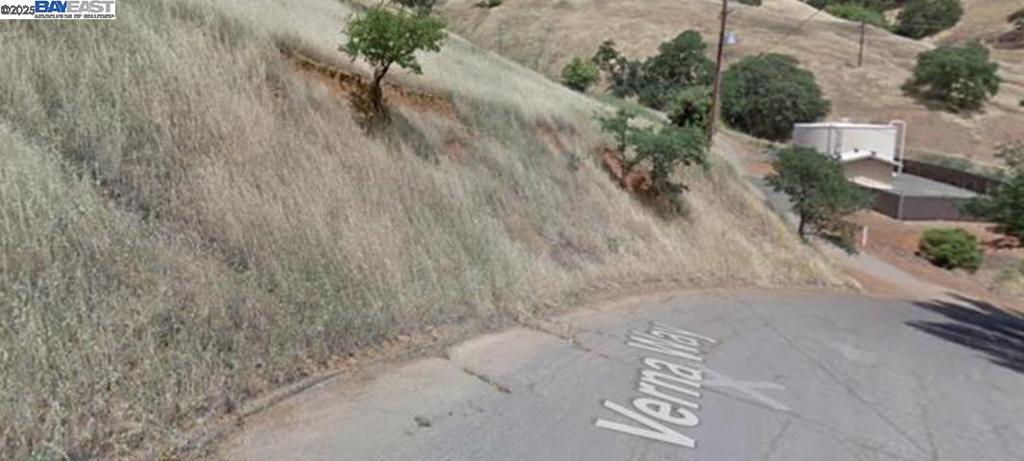 7720 Verna Way, Lucerne, CA 95458