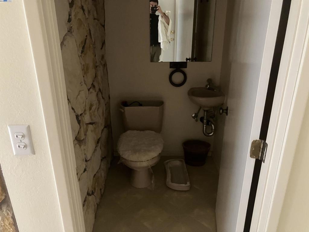 20521 Upper Hillview Dr, Sonora, CA 95370