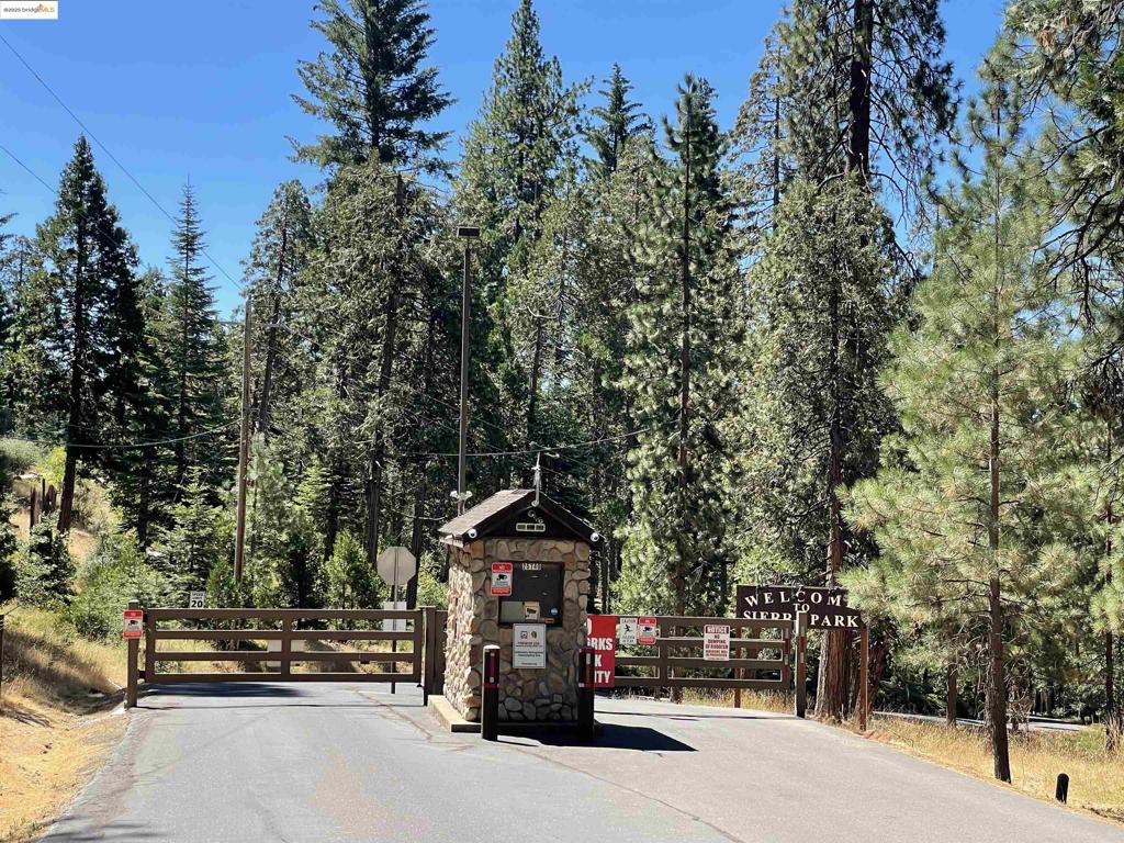 25476 Rebekah Rd, Long Barn, CA 95335