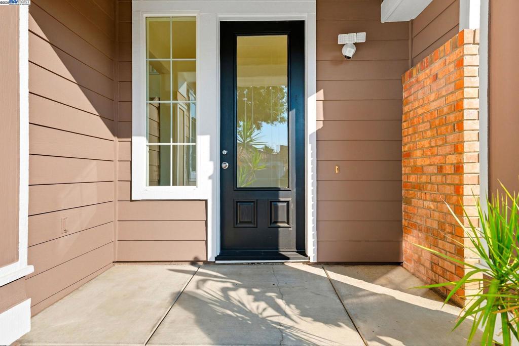 775 Sweetwood Ln, Patterson, CA 95363