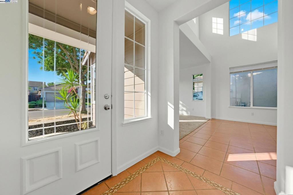 775 Sweetwood Ln, Patterson, CA 95363