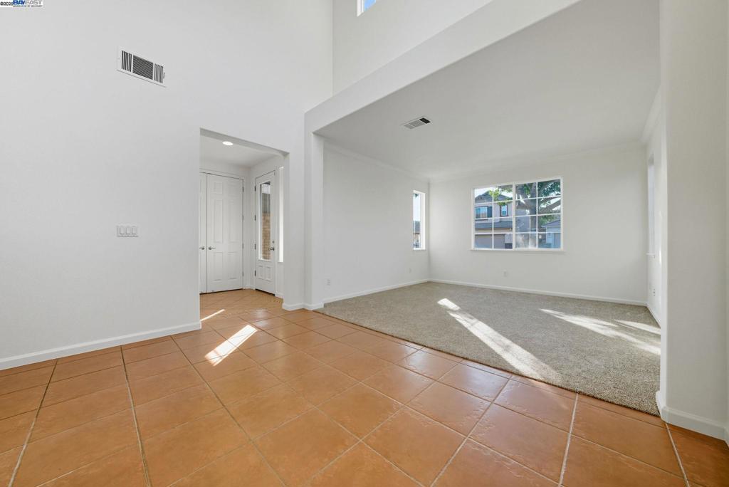 775 Sweetwood Ln, Patterson, CA 95363