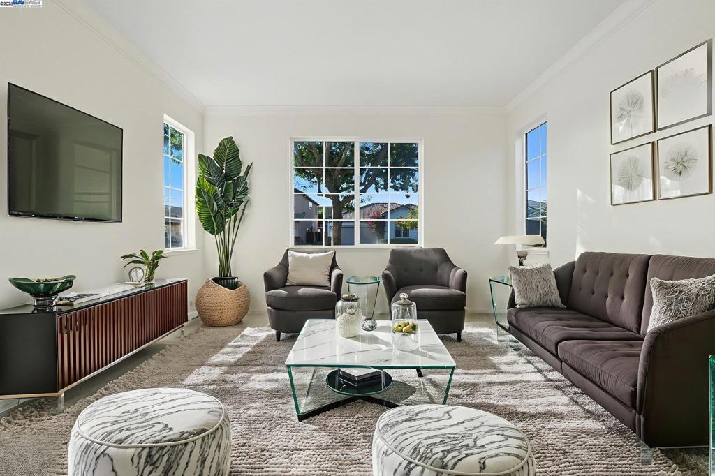 775 Sweetwood Ln, Patterson, CA 95363