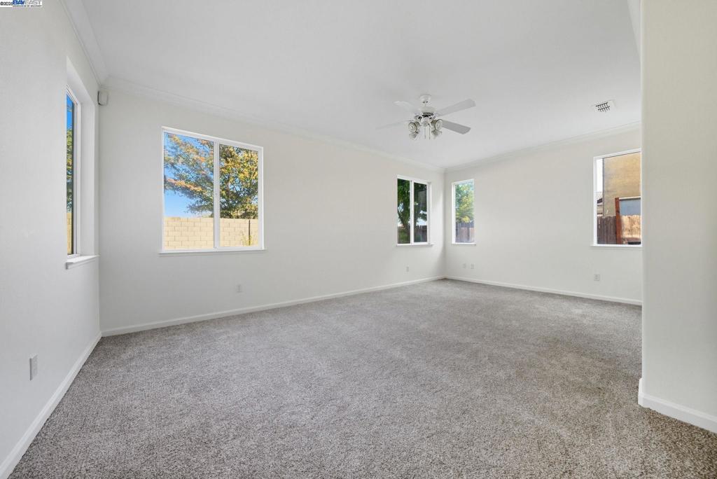 775 Sweetwood Ln, Patterson, CA 95363