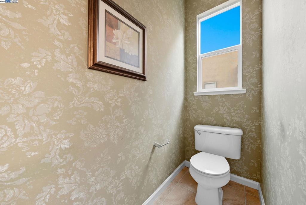 775 Sweetwood Ln, Patterson, CA 95363