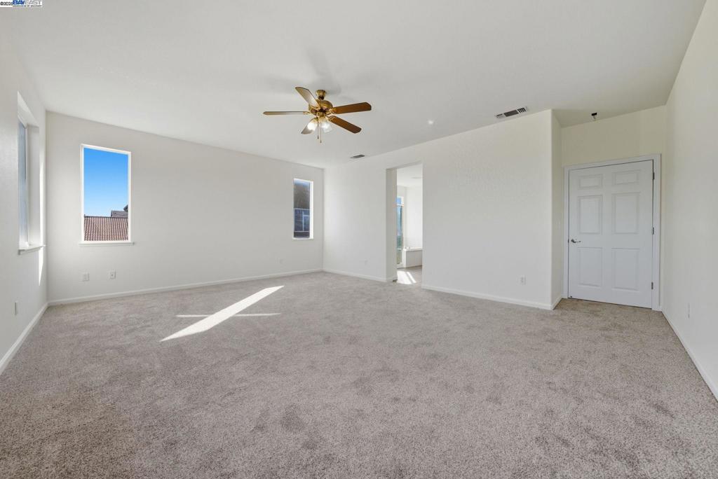 775 Sweetwood Ln, Patterson, CA 95363