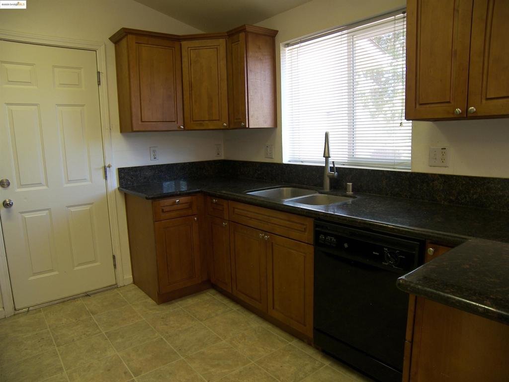 22877 E Parkwood Dr., Groveland, CA 95321-9397