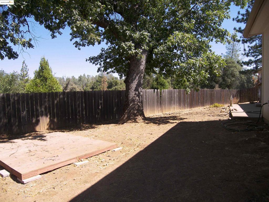 22877 E Parkwood Dr., Groveland, CA 95321-9397
