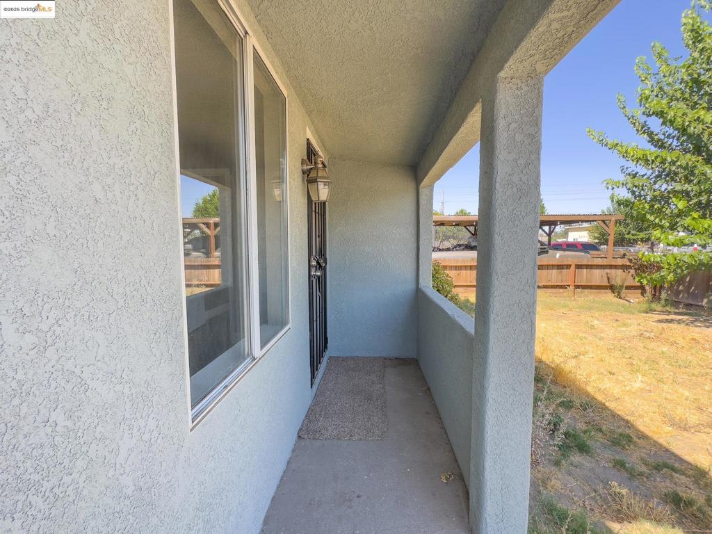 710 Atlantic Dr, Modesto, CA 95358